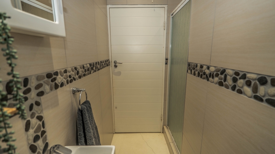 4 Bedroom Property for Sale in De La Haye Western Cape